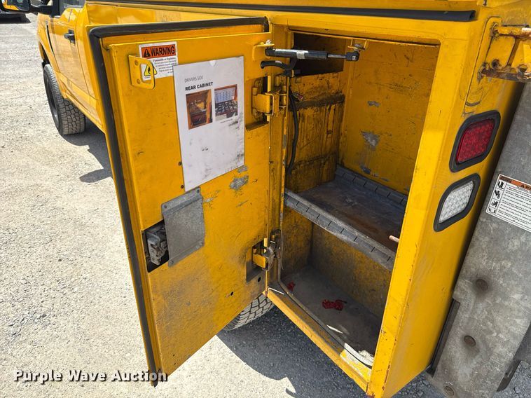 image for item EJ4788 2017 Ford F350 Super Duty XL utility bed pickup truck