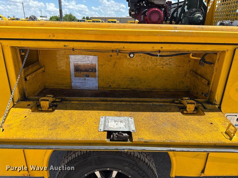 image for item EJ4788 2017 Ford F350 Super Duty XL utility bed pickup truck