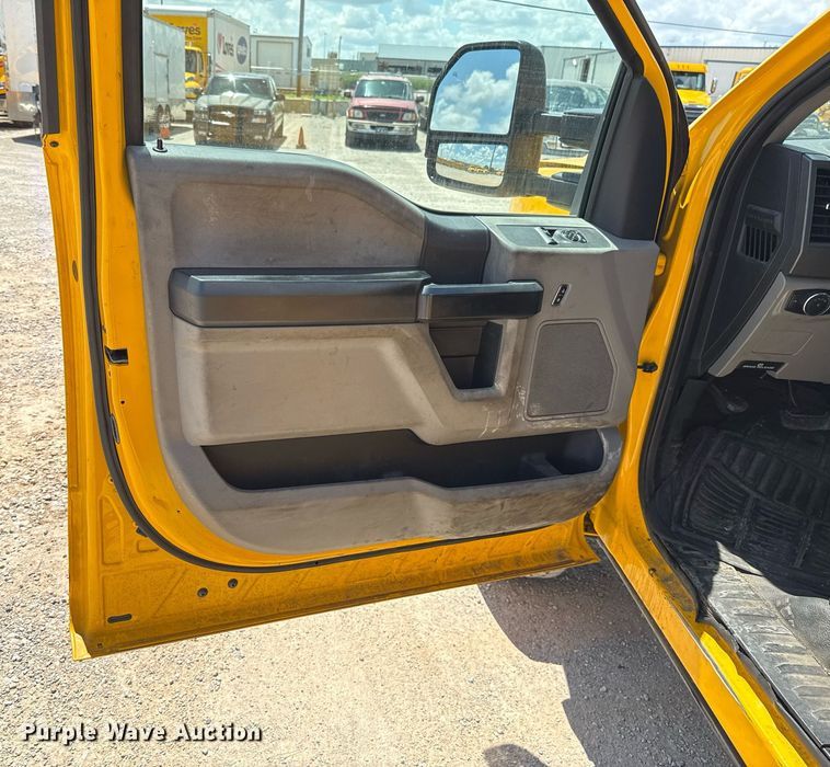 image for item EJ4788 2017 Ford F350 Super Duty XL utility bed pickup truck