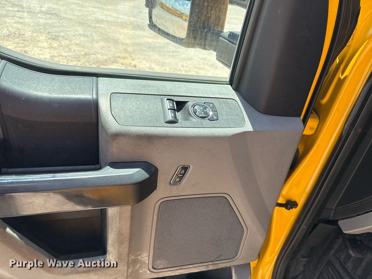 image for item EJ4788 2017 Ford F350 Super Duty XL utility bed pickup truck