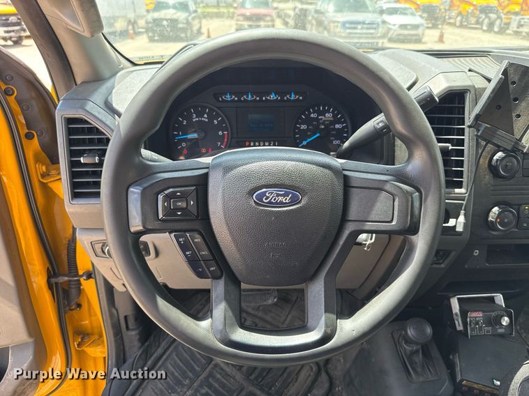 image for item EJ4788 2017 Ford F350 Super Duty XL utility bed pickup truck