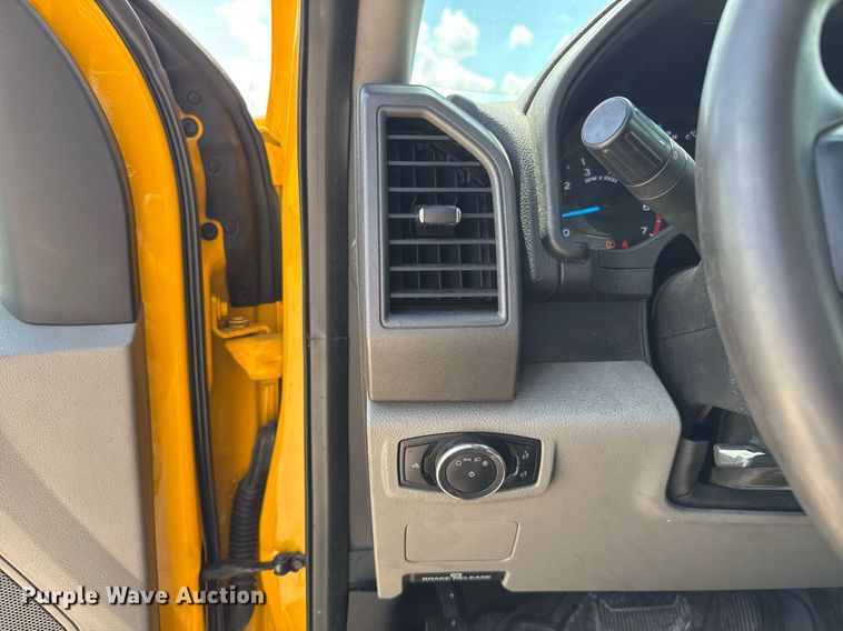 image for item EJ4788 2017 Ford F350 Super Duty XL utility bed pickup truck