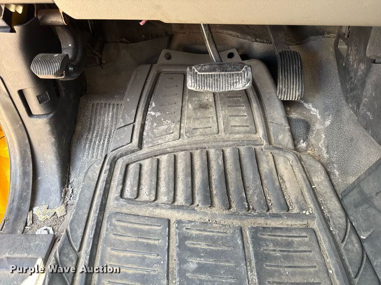 image for item EJ4788 2017 Ford F350 Super Duty XL utility bed pickup truck