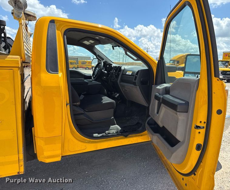 image for item EJ4788 2017 Ford F350 Super Duty XL utility bed pickup truck