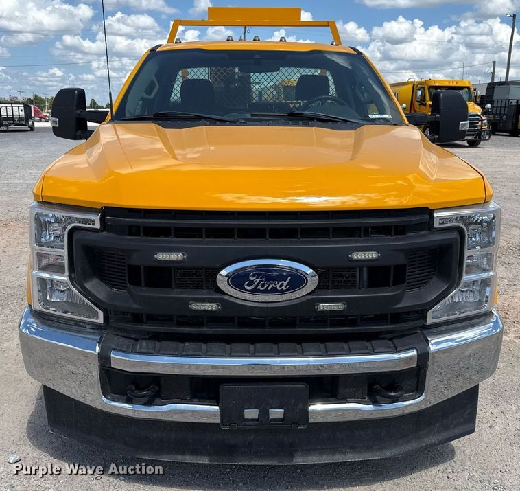 image for item EJ4789 2022 Ford F350 Super Duty utility bed pickup truck