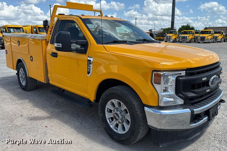 image for item EJ4789 2022 Ford F350 Super Duty utility bed pickup truck