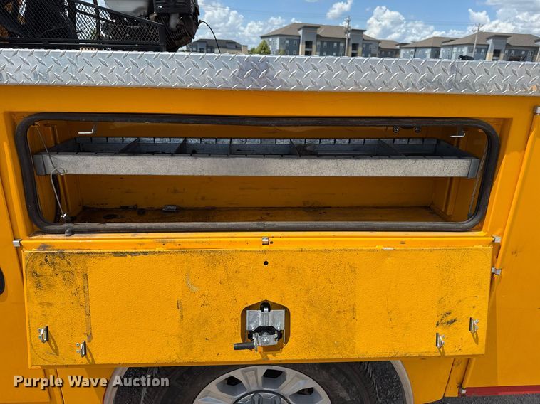 image for item EJ4789 2022 Ford F350 Super Duty utility bed pickup truck