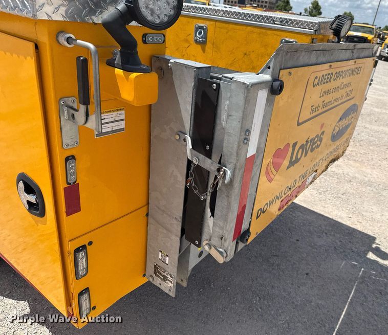 image for item EJ4789 2022 Ford F350 Super Duty utility bed pickup truck