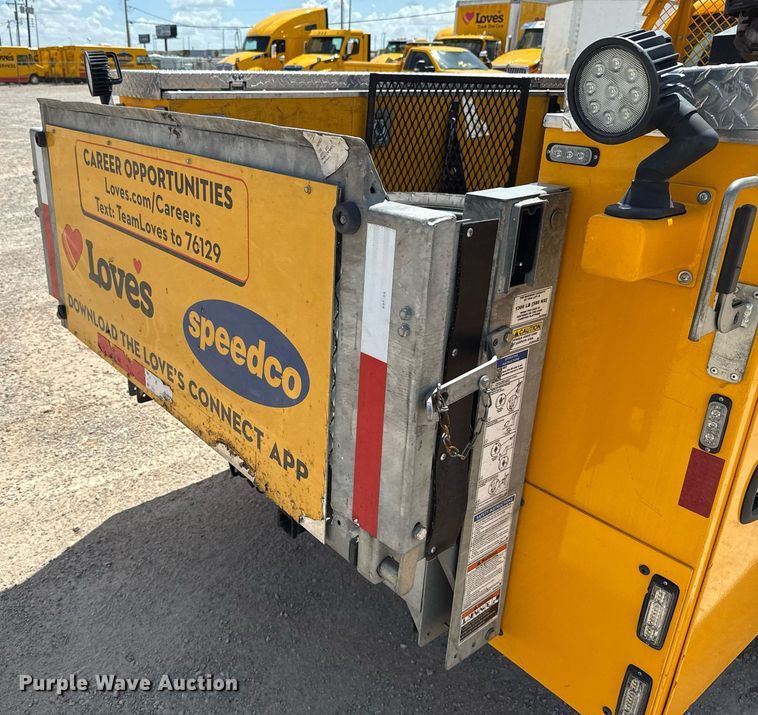 image for item EJ4789 2022 Ford F350 Super Duty utility bed pickup truck