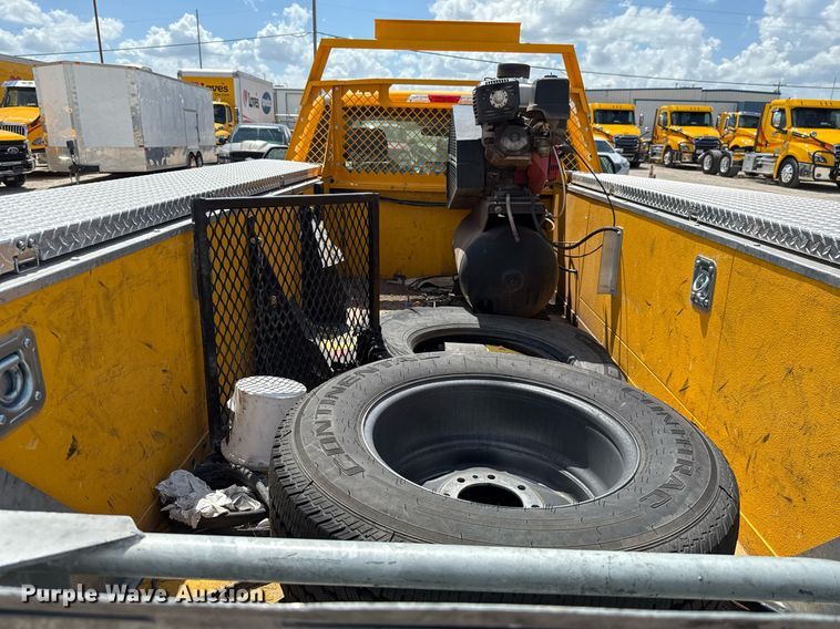 image for item EJ4789 2022 Ford F350 Super Duty utility bed pickup truck