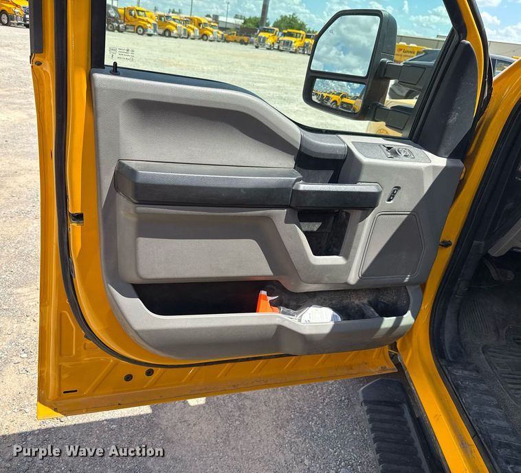 image for item EJ4789 2022 Ford F350 Super Duty utility bed pickup truck