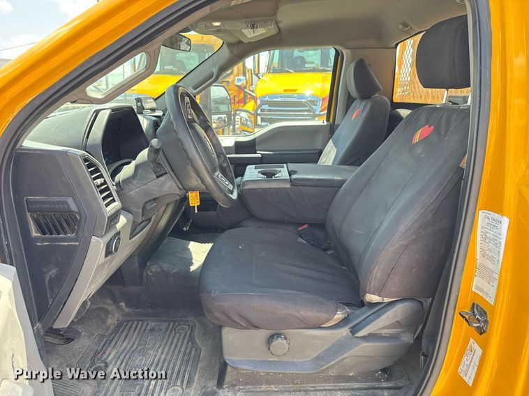 image for item EJ4789 2022 Ford F350 Super Duty utility bed pickup truck