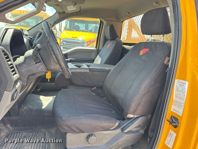 image for item EJ4789 2022 Ford F350 Super Duty utility bed pickup truck