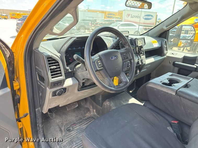 image for item EJ4789 2022 Ford F350 Super Duty utility bed pickup truck