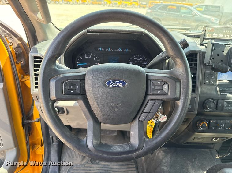 image for item EJ4789 2022 Ford F350 Super Duty utility bed pickup truck