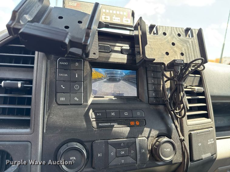 image for item EJ4789 2022 Ford F350 Super Duty utility bed pickup truck