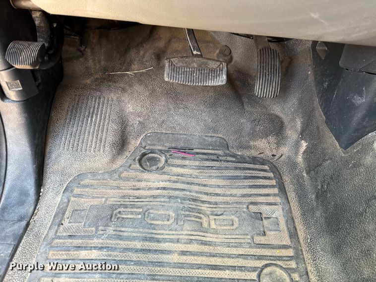 image for item EJ4789 2022 Ford F350 Super Duty utility bed pickup truck