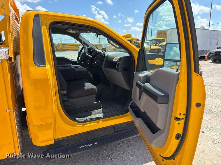 image for item EJ4789 2022 Ford F350 Super Duty utility bed pickup truck