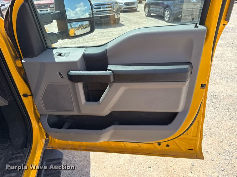 image for item EJ4789 2022 Ford F350 Super Duty utility bed pickup truck