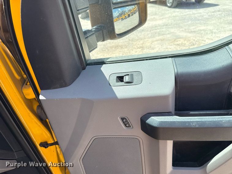 image for item EJ4789 2022 Ford F350 Super Duty utility bed pickup truck