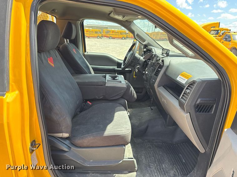 image for item EJ4789 2022 Ford F350 Super Duty utility bed pickup truck