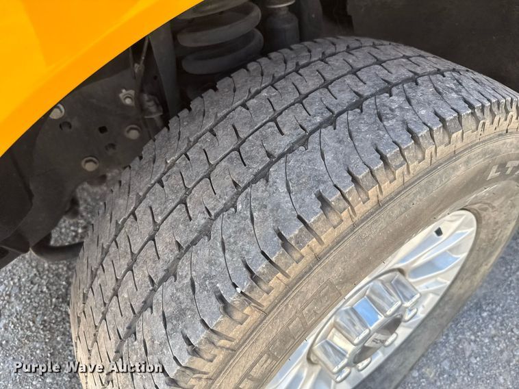 image for item EJ4789 2022 Ford F350 Super Duty utility bed pickup truck