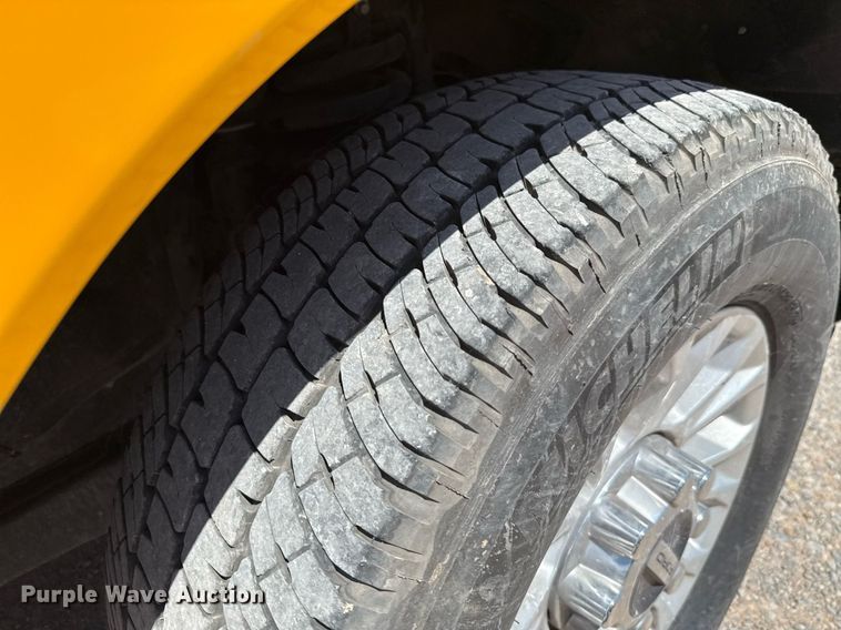 image for item EJ4789 2022 Ford F350 Super Duty utility bed pickup truck