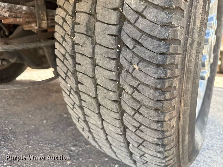 image for item EJ4789 2022 Ford F350 Super Duty utility bed pickup truck