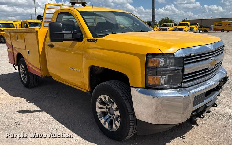 image for item EJ4791 2016 Chevrolet Silverado 3500HD utility bed pickup truck