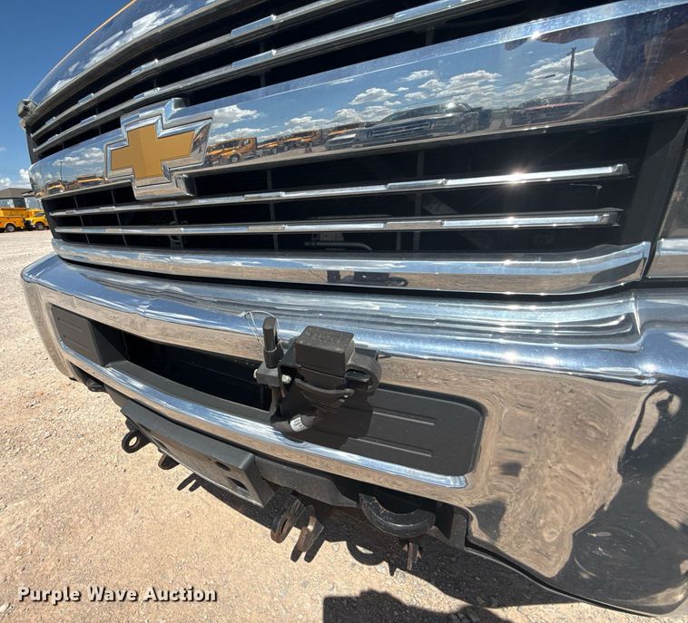 image for item EJ4791 2016 Chevrolet Silverado 3500HD utility bed pickup truck