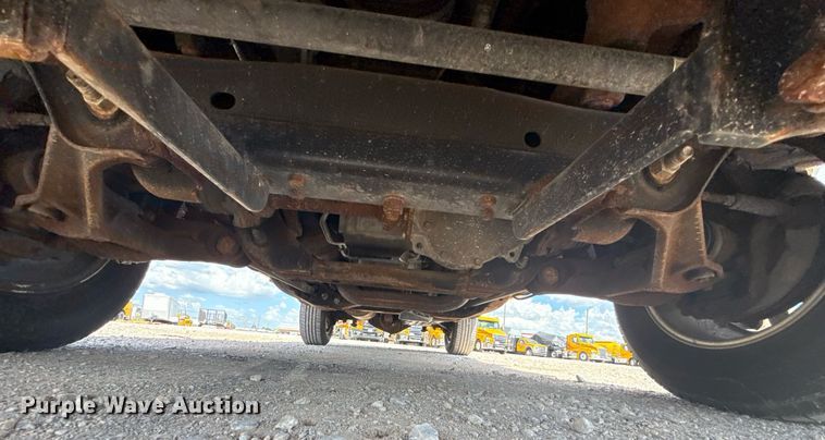 image for item EJ4791 2016 Chevrolet Silverado 3500HD utility bed pickup truck