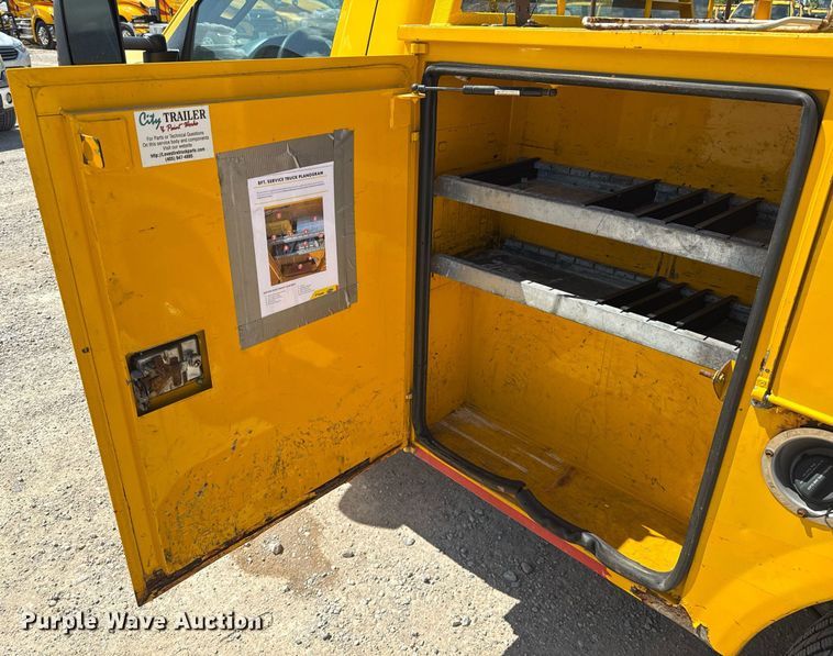 image for item EJ4791 2016 Chevrolet Silverado 3500HD utility bed pickup truck