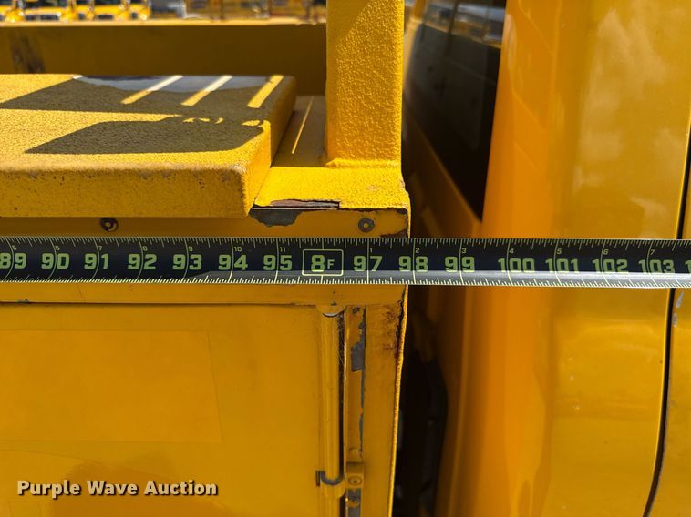 image for item EJ4791 2016 Chevrolet Silverado 3500HD utility bed pickup truck