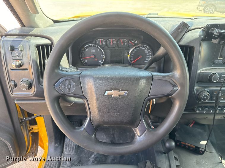 image for item EJ4791 2016 Chevrolet Silverado 3500HD utility bed pickup truck