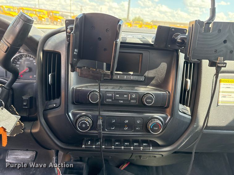 image for item EJ4791 2016 Chevrolet Silverado 3500HD utility bed pickup truck