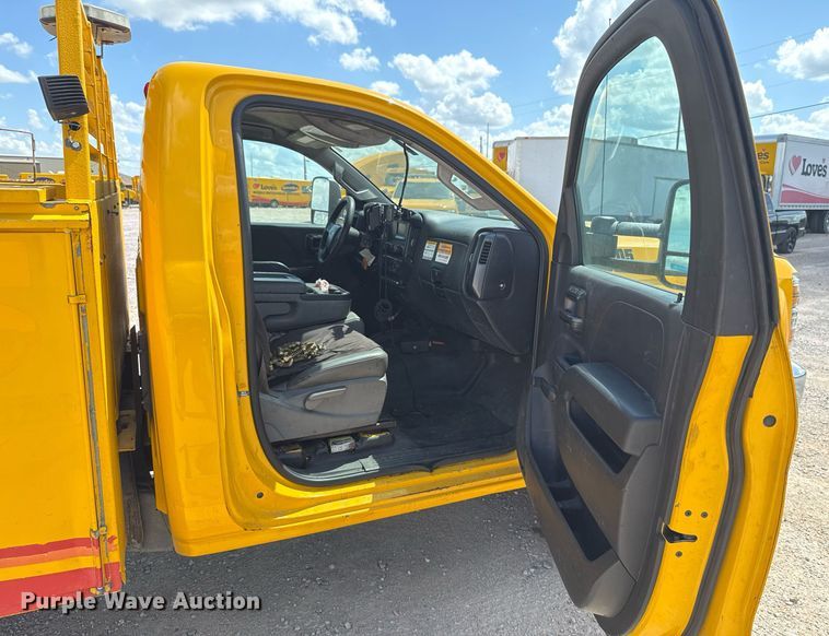 image for item EJ4791 2016 Chevrolet Silverado 3500HD utility bed pickup truck