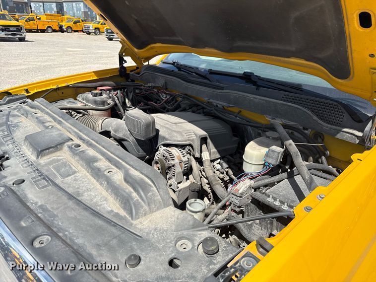 image for item EJ4791 2016 Chevrolet Silverado 3500HD utility bed pickup truck