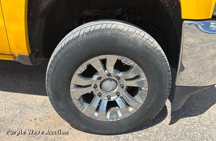 image for item EJ4791 2016 Chevrolet Silverado 3500HD utility bed pickup truck