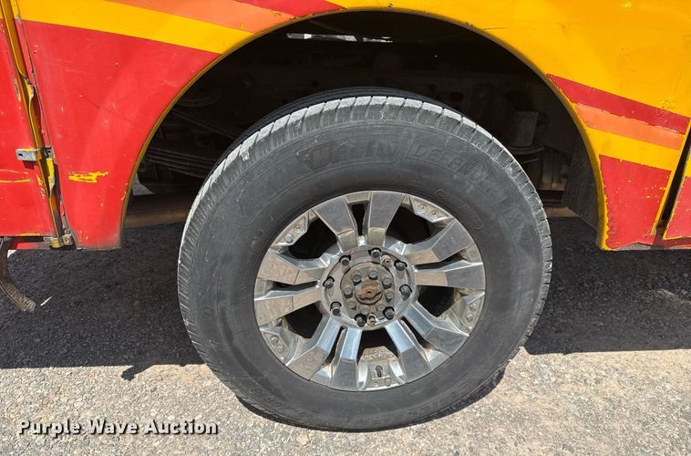 image for item EJ4791 2016 Chevrolet Silverado 3500HD utility bed pickup truck