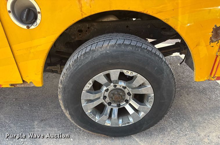 image for item EJ4791 2016 Chevrolet Silverado 3500HD utility bed pickup truck