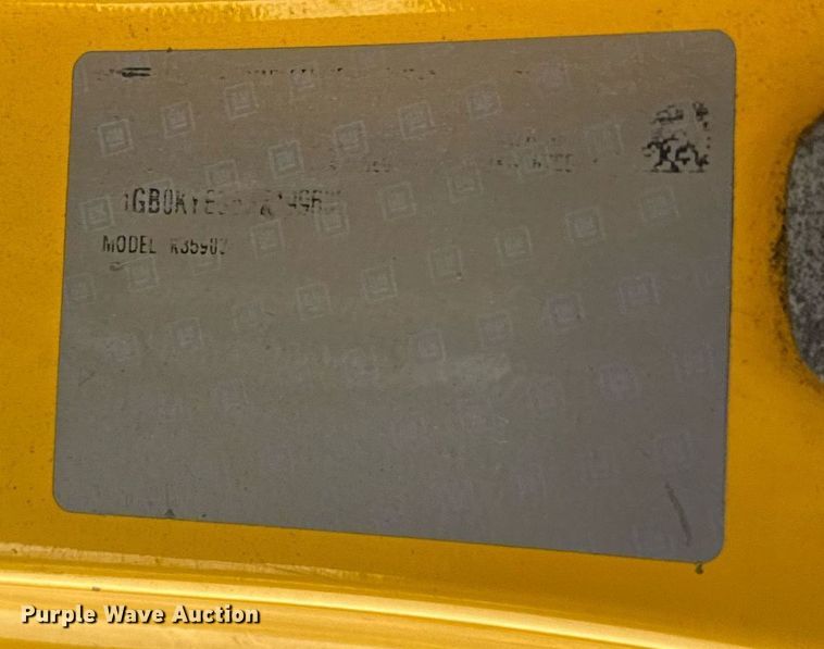 image for item EJ4791 2016 Chevrolet Silverado 3500HD utility bed pickup truck