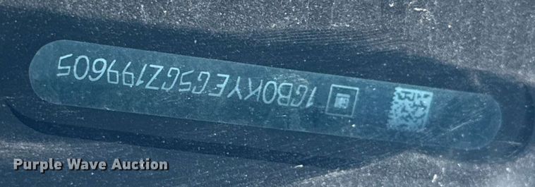 image for item EJ4791 2016 Chevrolet Silverado 3500HD utility bed pickup truck