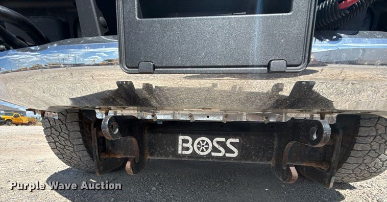 image for item EJ4792 2018 Ford F350 Super Duty utility bed pickup truck