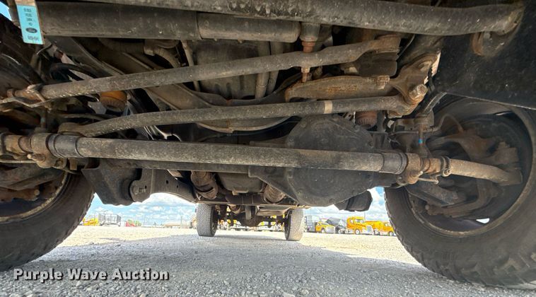 image for item EJ4792 2018 Ford F350 Super Duty utility bed pickup truck