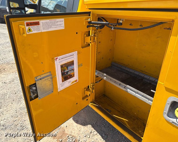 image for item EJ4792 2018 Ford F350 Super Duty utility bed pickup truck