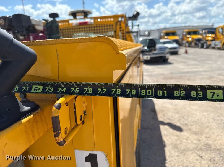 image for item EJ4792 2018 Ford F350 Super Duty utility bed pickup truck