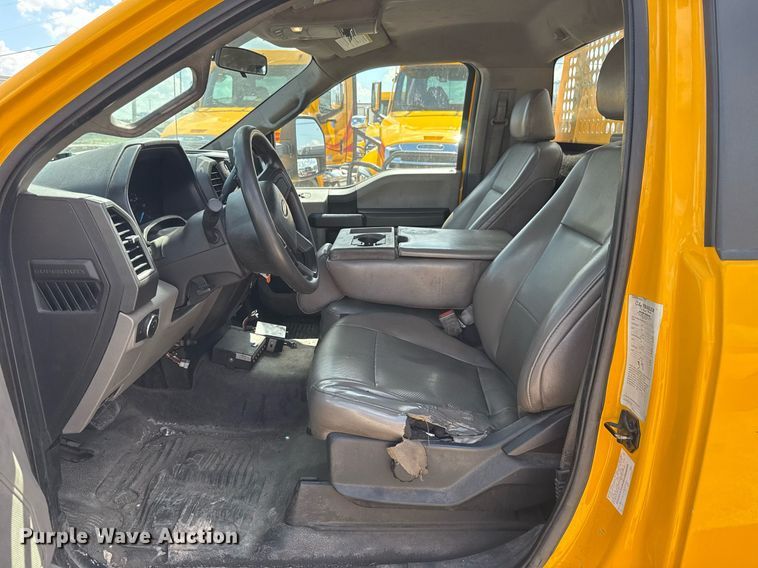 image for item EJ4792 2018 Ford F350 Super Duty utility bed pickup truck