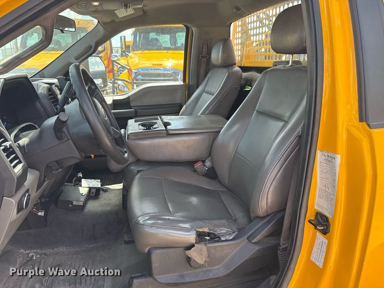 image for item EJ4792 2018 Ford F350 Super Duty utility bed pickup truck