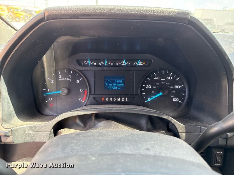 image for item EJ4792 2018 Ford F350 Super Duty utility bed pickup truck