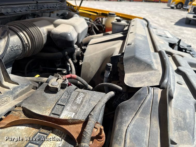 image for item EJ4792 2018 Ford F350 Super Duty utility bed pickup truck